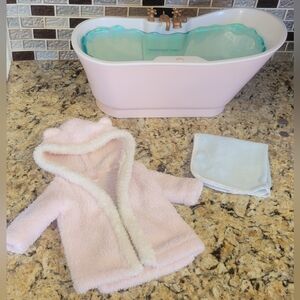 EUC Our Generation Bubbly Bath Tub, Bath Robe & Towel